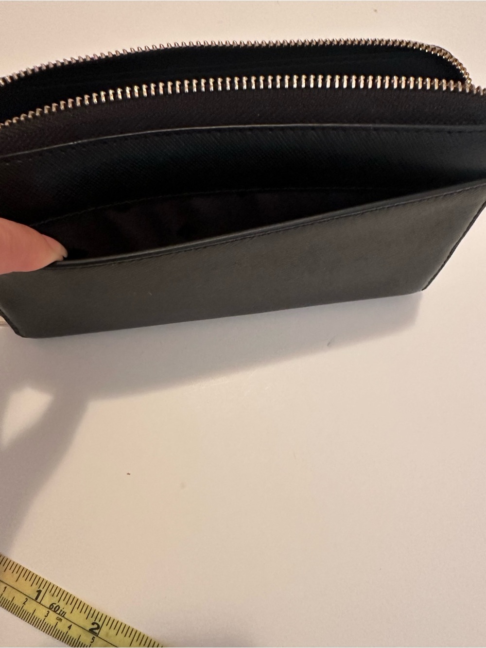 kate spade black saffiano zip-around wallet with gold logo - Picture 3 of 6